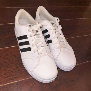 Women’s Adidas Originals White Striped Grand Court Shoes || SZ: 6 1/2 Women’s